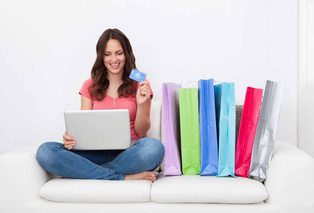 Why Do People Shop Online? - Top 7 Reasons