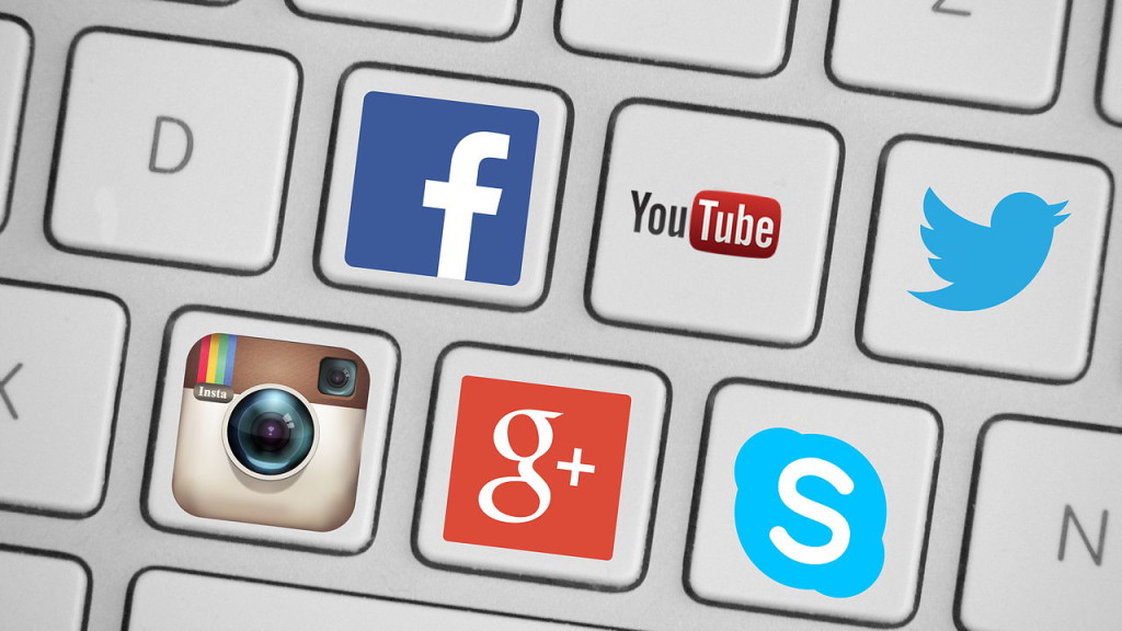 10 Reasons Businesses Must Monitor Their Social Media - 55