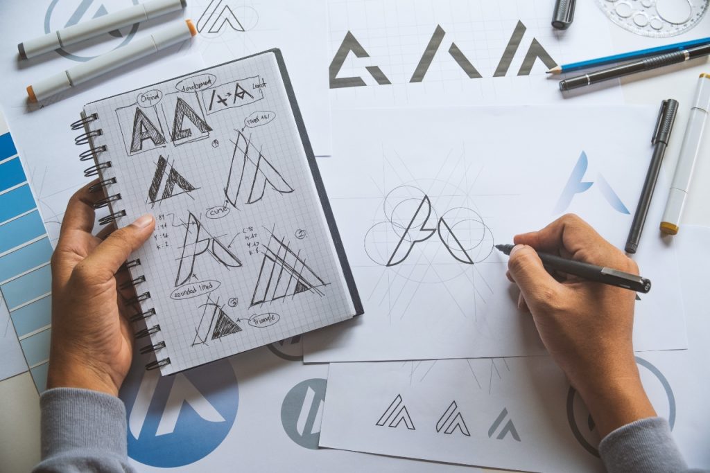 Tips to create an eye-catching logo