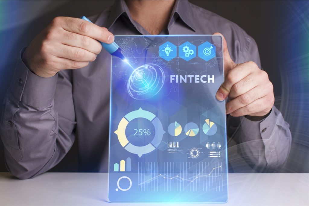 Benefits of custom software development for Fintech firms